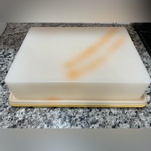 Vintage Tupperware Cake Box With Lid